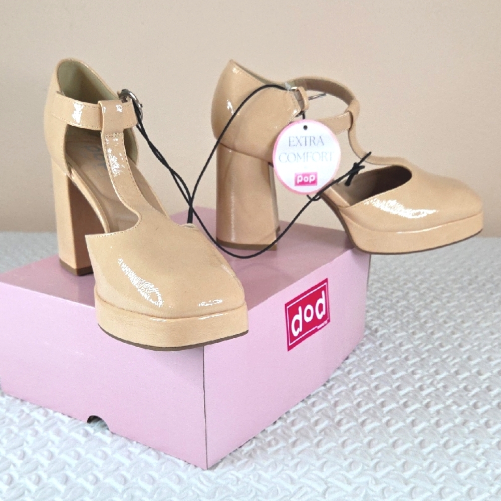 Pop Worthy Beige Patent Gal Block Heel Pumps 2-3/4" Color Nude 10 Y2K